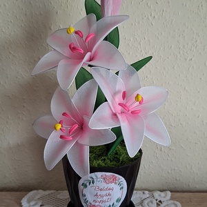 Örök harisnyaliliom-kezzel festett, Otthon & Életmód, Virágdekoráció, Virágdíszek, Asztali virágdísz, Üvegművészet, Virágkötés, ? Keresed a tökéletes, maradandó ajándékot Anyák napjára? ?
Ha idén valami olyat adnál, ami nem her..., MESKA