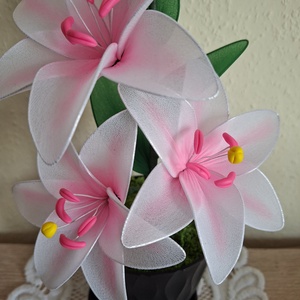 Örök harisnyaliliom-kezzel festett - otthon & életmód - virágdekoráció - virágdíszek - asztali virágdísz - Meska.hu