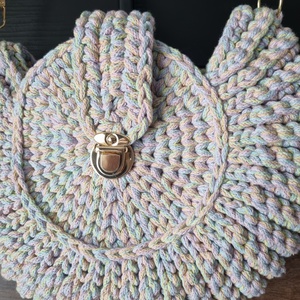  Pasztell táska láncos pánttal  - táska & tok - kézitáska & válltáska - vállon átvethető táska - Meska.hu