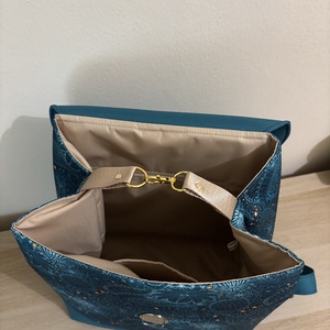 Női hátitáska eladó - táska & tok - hátizsák - hátizsák - Meska.hu