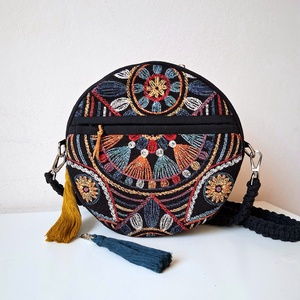 Körtáska, kis táska, válltáska, geometrikus mintás gobelin szövetből makramé vállpánttal - táska & tok - kézitáska & válltáska - válltáska - Meska.hu