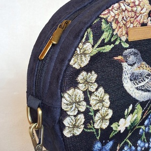 Madár mintás körtáska, válltáska, valódi gobelin szövetből makramé vagy műbőr vállpánttal - táska & tok - kézitáska & válltáska - válltáska - Meska.hu