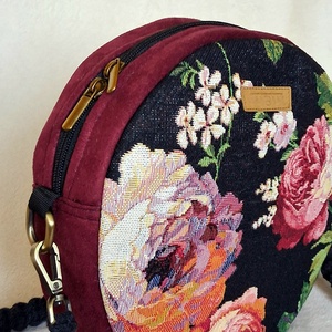 Bordó, rózsamintás körtáska, válltáska, valódi gobelin szövetből makramé vagy műbőr vállpánttal - táska & tok - kézitáska & válltáska - válltáska - Meska.hu