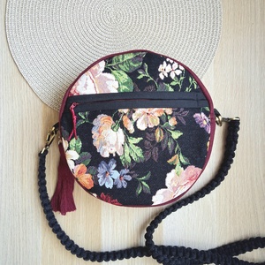 Bordó, rózsamintás körtáska, válltáska, valódi gobelin szövetből makramé vagy műbőr vállpánttal - táska & tok - kézitáska & válltáska - válltáska - Meska.hu