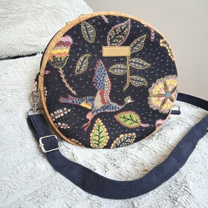 Parafa és valódi gobelin szövetből készült körtáska, válltáska, makramé vagy műbőr vállpánttal - táska & tok - kézitáska & válltáska - válltáska - Meska.hu