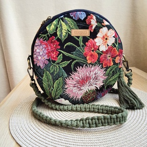 Szegfű körtáska, válltáska, valódi gobelin szövetből, makramé vagy műbőr vállpánttal, Táska & Tok, Kézitáska & válltáska, Válltáska, Csomózás, Varrás, MESKA