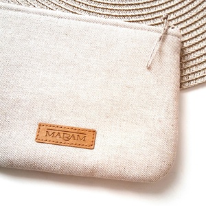 Szivecskés neszesszer, tok LOVE felirattal - táska & tok - neszesszer - Meska.hu