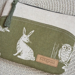 Mohazöld, nyuszis női lapos neszesszer, tok - Meska.hu