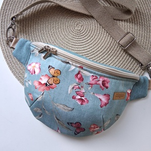 Pillangós, virágos, halvány türkizkék Övtáska, Kistáska, Crossbody - Meska.hu