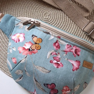 Pillangós, virágos, halvány türkizkék Övtáska, Kistáska, Crossbody - táska & tok - övtáska - Meska.hu