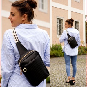Sling bag- vállon átvehető kistáska - Meska.hu