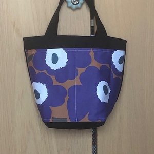 Könnyed City bag- strapabíró canvasz vászon MARIMEKKO PURPLE POPPY - táska & tok - kézitáska & válltáska - vállon átvethető táska - Meska.hu