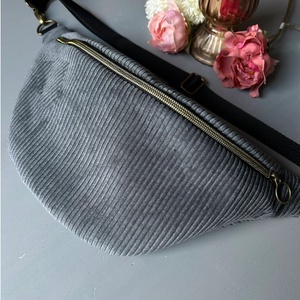 Minimalist kordbársony  cross-body/övtáska - Hip Bag - szürke, vízálló béléssel is  - Meska.hu