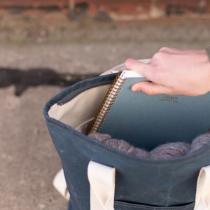 Oilskin Minibag akár 2 in 1 hátizsák vagy vállon át is hordható - táska & tok - bevásárlás & shopper táska - shopper, textiltáska, szatyor - Meska.hu