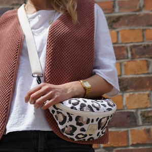Minimalist  cross-body/övtáska - Hip Bag - állítható vállpánt, vízálló béléssel is rendelhető - Meska.hu