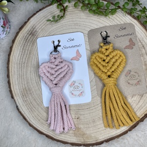 Makramé szív kulcstartó - táska & tok - kulcstartó & táskadísz - kulcstartó - Meska.hu