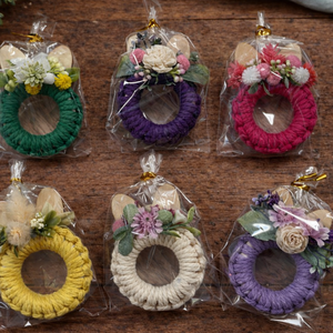 Makramé nyuszi díszített - ünnepi díszek, dekorációk - húsvéti díszek és dekorációk - húsvéti ajándékátadó - Meska.hu