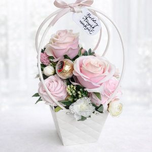 Anyák napi box bonbonnal - otthon & életmód - virágdekoráció - virágok - virágbox - Meska.hu