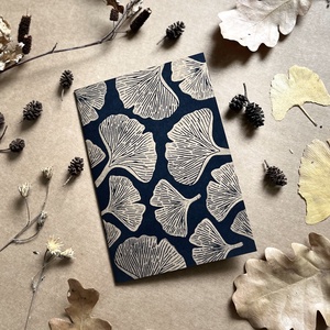 Ginkgo Greetings Képeslap, Linónyomat - otthon & életmód - papír, írószer - ajándékozás kellékei - képeslap, üdvözlőlap - Meska.hu