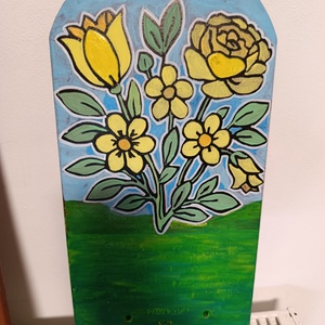 Házszám cserép - sárga virágokkal, zöld talajjal - Meska.hu