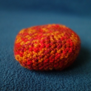 Horgolt kézi babzsák stresszlabda -  - Meska.hu