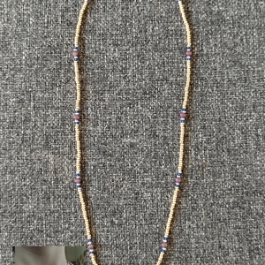 Golden discreet nyaklánc, Ékszer, Nyaklánc, Gyöngyös nyaklánc, Gyöngyfűzés, gyöngyhímzés, MESKA