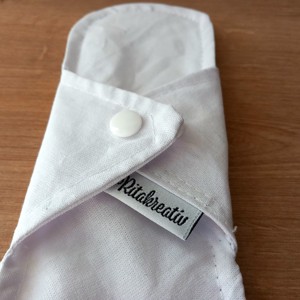 Fehér mosható betét 22cm - szépségápolás - intim higiénia - intimbetét - Meska.hu