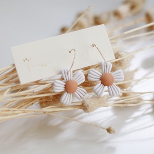 Margaréta fülbevaló, Ékszer, Fülbevaló, Lógós kerek fülbevaló, Ékszerkészítés, Gyurma, MESKA