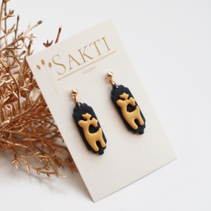 Rénszarvas mintás fülbevaló, függő fülbevaló, fülbevaló, Ékszer, Fülbevaló, Lógó fülbevaló, Ékszerkészítés, Gyurma, MESKA