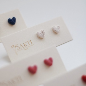 Csipkemintás, fehér szív alakú gomb fülbevaló, szív fülbevaló, gomb fülbevaló - Meska.hu