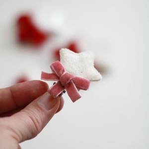 Mini szőrmés csillag rózsaszín masnival hajcsat, hajcsat, Ruha & Divat, Hajdísz & Hajcsat, Hajcsat & Hajtű, Varrás, MESKA