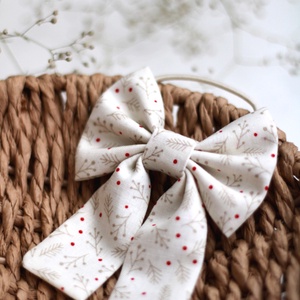 Natúr kollekciós fenyőág hajgumi, hajdísz, hajbavaló - ruha & divat - hajdísz & hajcsat - hajgumi - Meska.hu