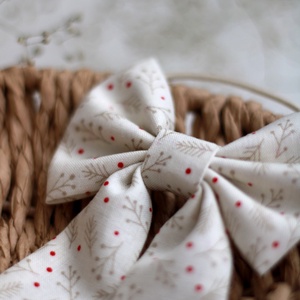 Natúr kollekciós fenyőág hajgumi, hajdísz, hajbavaló - ruha & divat - hajdísz & hajcsat - hajgumi - Meska.hu