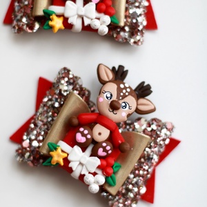 Rénszarvas ajándékkal hajcsat - Meska.hu