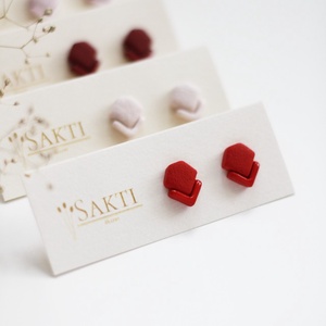 Piros elegáns gomb fülbevaló, gomb fülbevaló - Meska.hu