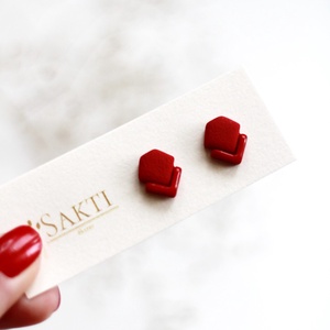 Piros elegáns gomb fülbevaló, gomb fülbevaló - ékszer - fülbevaló - pötty fülbevaló - Meska.hu