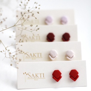 Piros elegáns gomb fülbevaló, gomb fülbevaló - ékszer - fülbevaló - pötty fülbevaló - Meska.hu