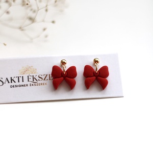 Pici piros masni fülbevaló - ékszer - fülbevaló - pötty fülbevaló - Meska.hu
