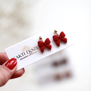 Pici piros masni fülbevaló - ékszer - fülbevaló - pötty fülbevaló - Meska.hu