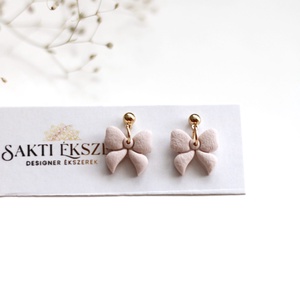 Pici ekrü masni fülbevaló - Meska.hu