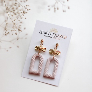 Ekrü masnis függő fülbevaló - Meska.hu