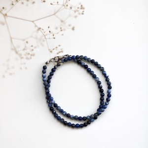 Szodalit nyaklánc 4mm-es, ásványékszer - ékszer - nyaklánc - gyöngyös nyaklánc - Meska.hu