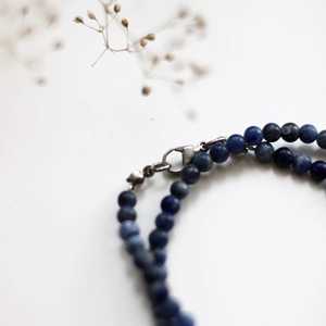 Szodalit nyaklánc 4mm-es, ásványékszer - ékszer - nyaklánc - gyöngyös nyaklánc - Meska.hu