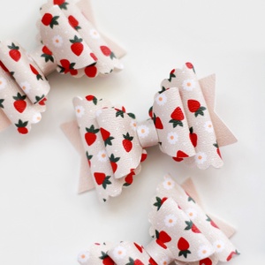 Apró epres hajcsat - ruha & divat - hajdísz & hajcsat - hajcsat & hajtű - Meska.hu