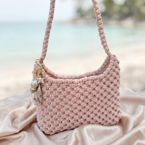 Rózsaszín makramé hobo bag/kistáska/válltáska, kagylós táskadísszel - Meska.hu