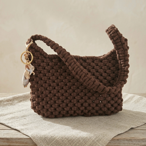 Sötétbarna makramé hobo minibag/minitáska kagylós dísszel - Meska.hu