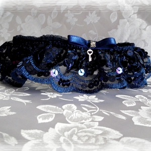 Luxury combcsipke, legényfogó egyéniségeknek, Esküvő, Kiegészítők, Harisnyatartó & Valami kék, Varrás, Hímzés, MESKA