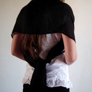 Fekete muszlin stóla, vállkendő - ruha & divat - női ruha - alkalmi ruha & estélyi ruha - Meska.hu