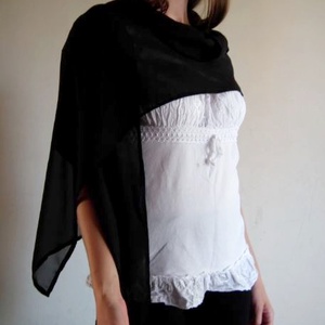 Fekete muszlin stóla, vállkendő - ruha & divat - női ruha - alkalmi ruha & estélyi ruha - Meska.hu