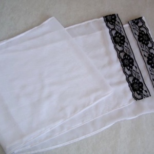 Muszlin stóla, vállkendő fekete csipkével - ruha & divat - sál, sapka, kendő - stóla - Meska.hu